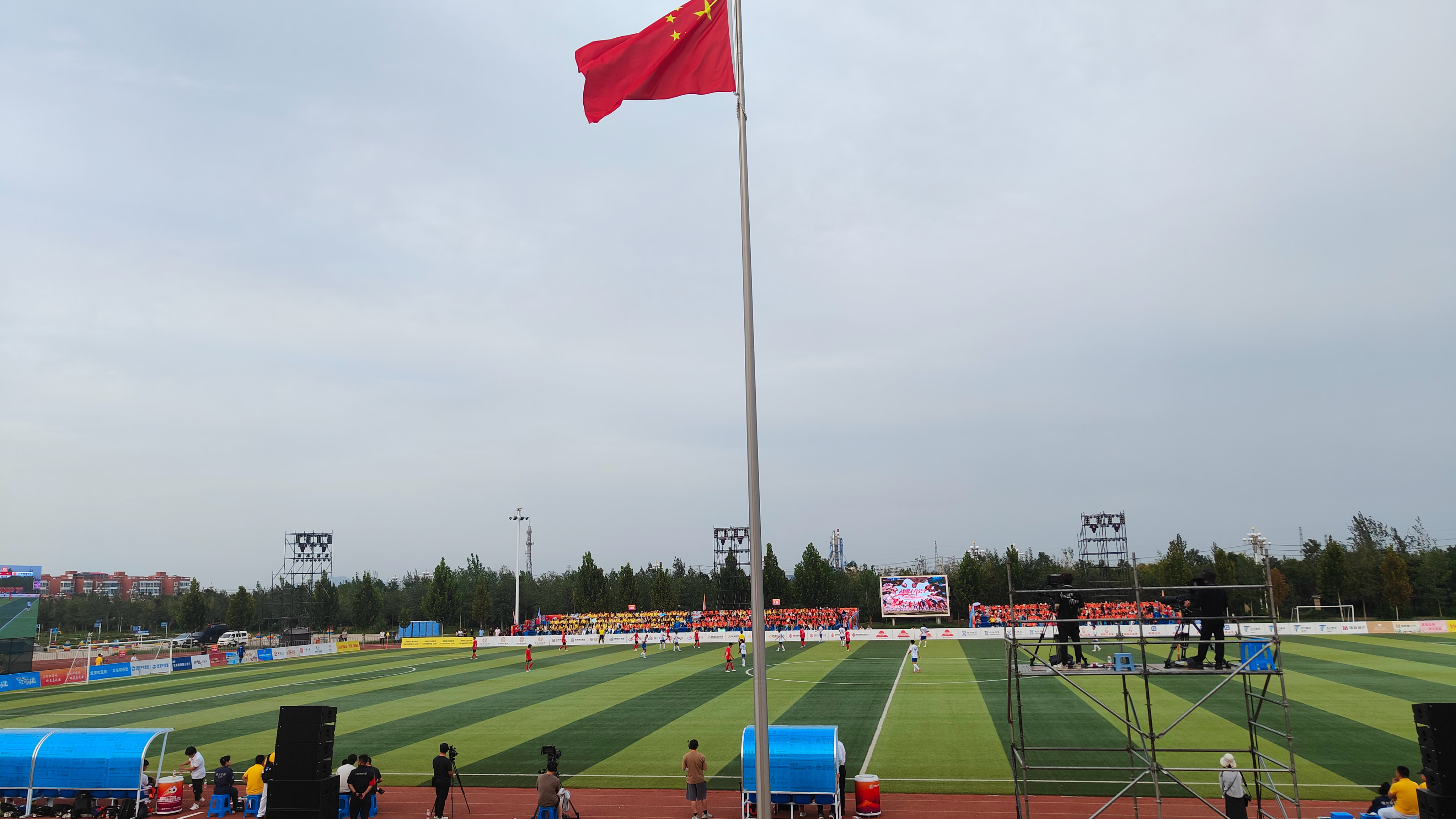 雷速体育-强强对话，东亚足球赛事场面令人热血沸腾