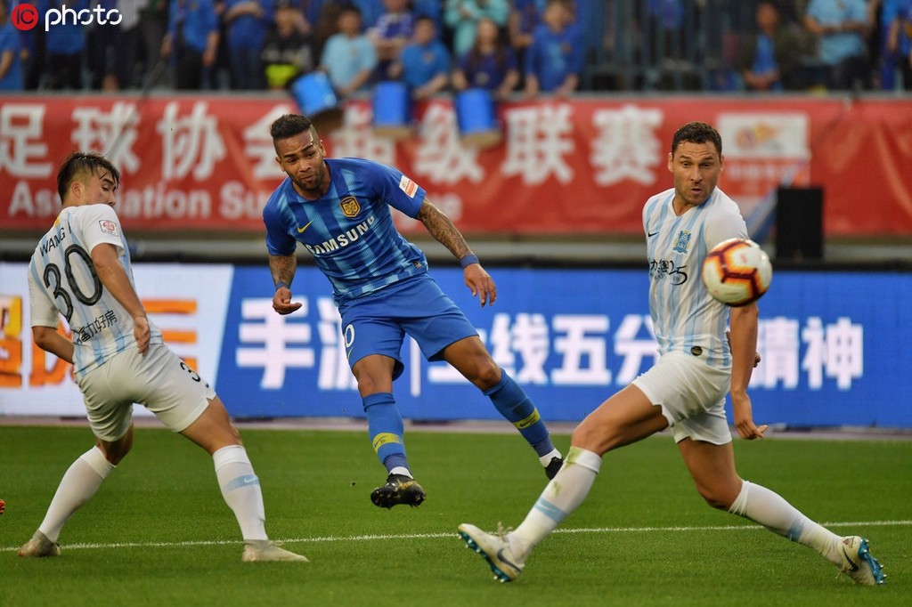 苏宁客场击败广州富力，稳固前四位置的简单介绍