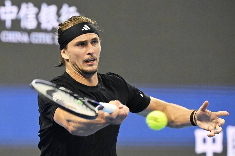 关于法网碾压拉沃尔杯，兹维列夫统治全场的信息