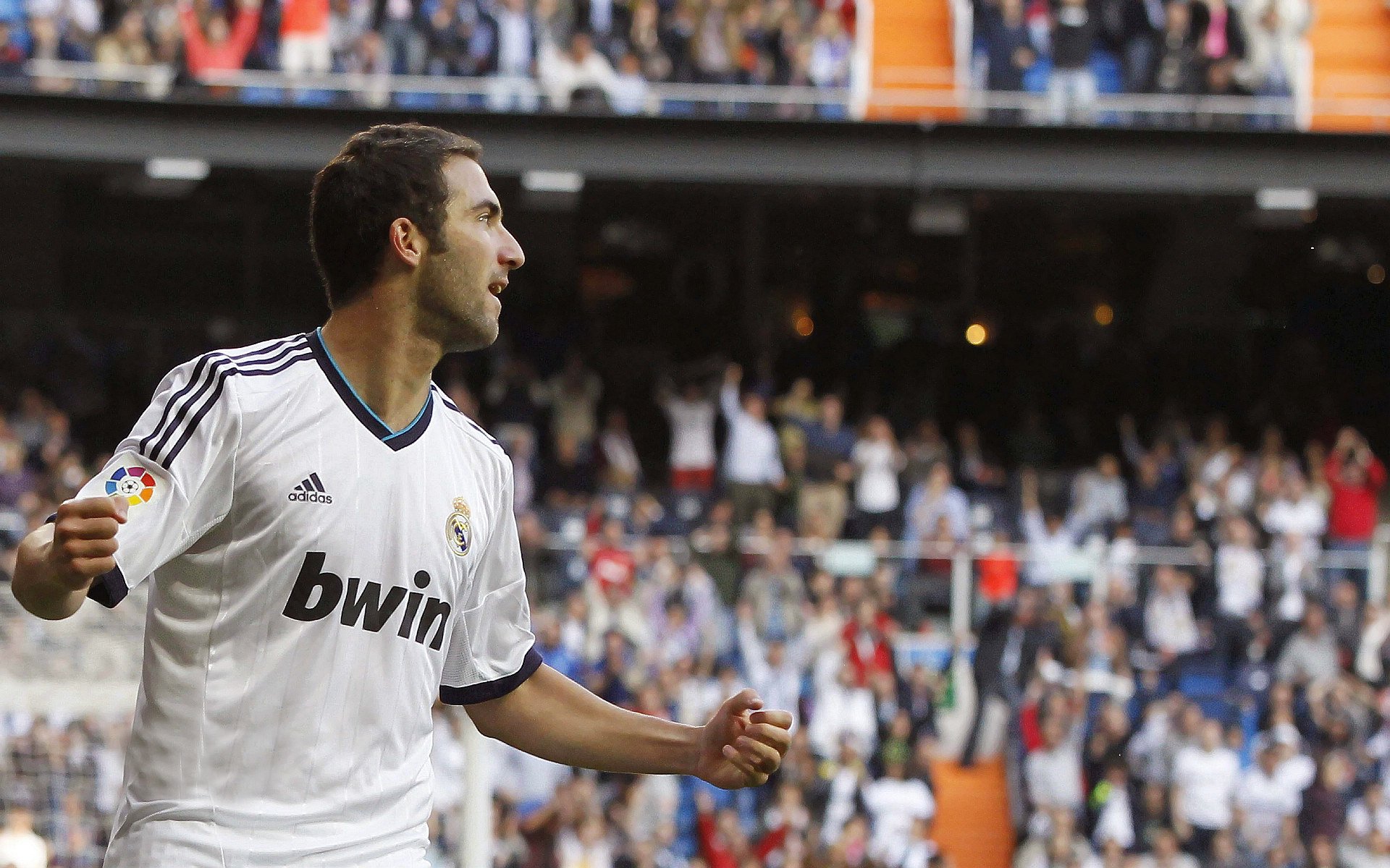 奥运周期关键战焦点战,勇士连续得分压制国王的战术启示