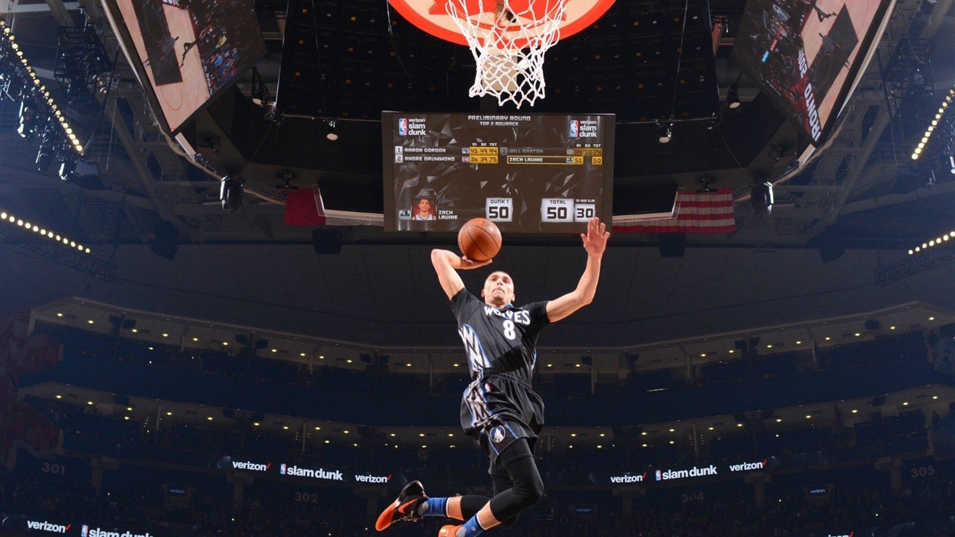 核心冲突，文班亚马（未来/天赋）与独行侠（传统/底蕴）的碰撞；NBA（国际）与CBA（中国）的对话